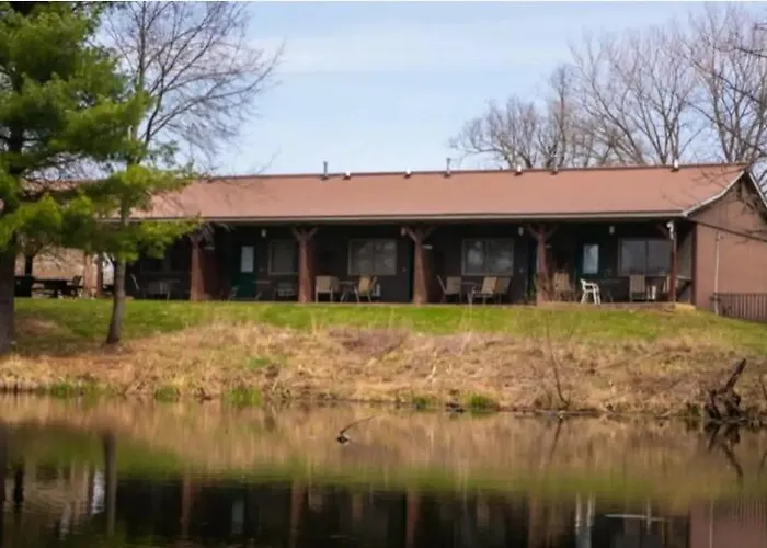 Wildlife Prairie Park Lodge