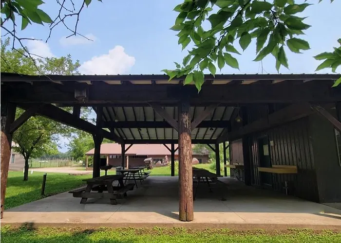 Lodge Wildlife Prairie Park Hanna City