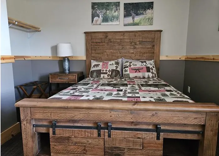 Wildlife Prairie Park Lodge