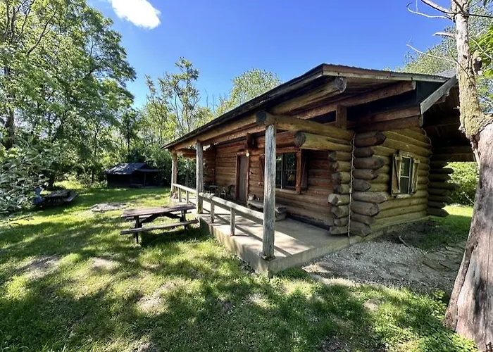 Wildlife Prairie Park Lodge *